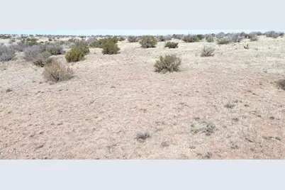 6297 Dewitt Drive #-, Winslow, AZ 86047 - Photo 12