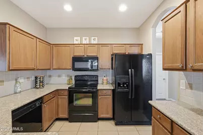 14624 W Gelding Drive, Surprise, AZ 85379 - Photo 10