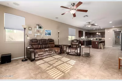 16093 W Almeria Road, Goodyear, AZ 85395 - Photo 4