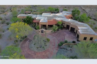 8903 N Arroya Grande Drive, Phoenix, AZ 85028 - Photo 2