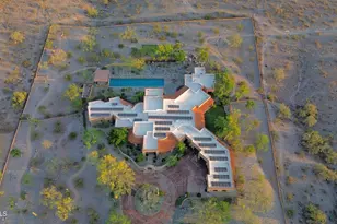 8903 N Arroya Grande Dr, Phoenix, AZ 85028 - Photo 2