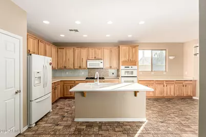 18082 N 167th Drive, Surprise, AZ 85374 - Photo 10