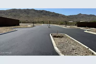 2324 W Moody Trail, Phoenix, AZ 85041 - Photo 26