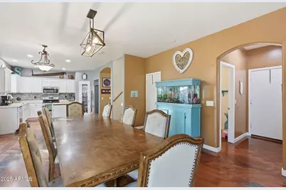 15335 W Maui Lane, Surprise, AZ 85379 - Photo 8