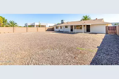 10724 W Camelot Circle, Sun City, AZ 85351 - Photo 20