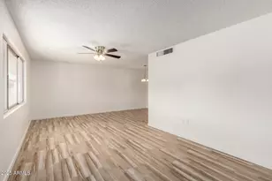 10724 W Camelot Cir, Sun City, AZ 85351 - Photo 8