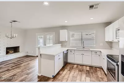 10817 N 46th Avenue, Glendale, AZ 85304 - Photo 4