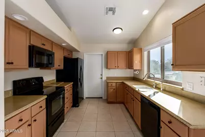 20020 N Coyote Lakes Parkway, Surprise, AZ 85378 - Photo 4