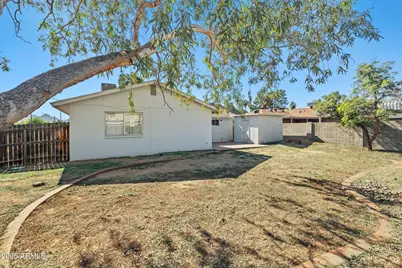 2346 E Shaw Butte Drive, Phoenix, AZ 85028 - Photo 32