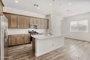 7813 W Tether Trail, Peoria, AZ 85383 - Photo 8