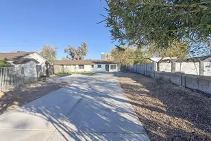 1834 E Yale St, Phoenix, AZ 85006 - Photo 2