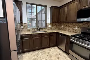 9242 W Meadow Dr, Peoria, AZ 85382 - Photo 6