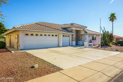 2155 S Lindenwood -- S, Mesa, AZ 85209 - Photo 2
