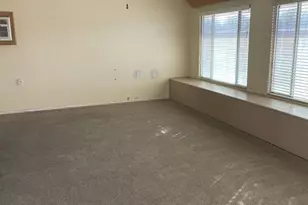 10201 W Caron Dr, Sun City, AZ 85351 - Photo 12