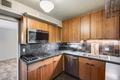 146 E Coronado Road #40, Phoenix, AZ 85004 - Photo 14