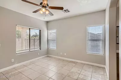 13723 W Maui Lane, Surprise, AZ 85379 - Photo 10