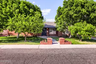 2548 E Turney Ave, Phoenix, AZ 85016 - Photo 8
