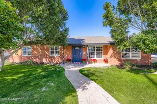 2548 E Turney Ave, Phoenix, AZ 85016 - Photo 1