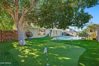 4128 W Gelding Drive, Phoenix, AZ 85053 - Photo 8