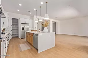 8543 W Palo Verde Dr, Glendale, AZ 85305 - Photo 6