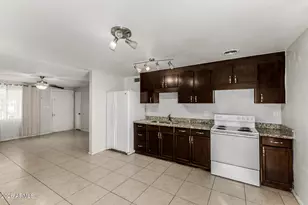 7127 W Holly St, Phoenix, AZ 85035 - Photo 10