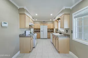 10252 N 105th Dr, Sun City, AZ 85351 - Photo 8