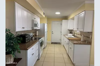 10926 W Greer Avenue, Sun City, AZ 85351 - Photo 12