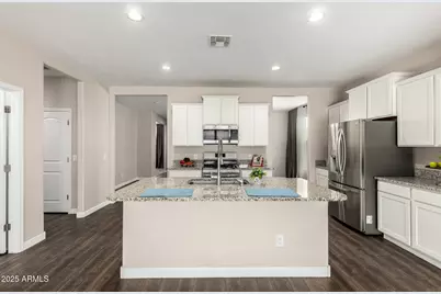 10773 W Swayback Pass Pass, Peoria, AZ 85383 - Photo 12