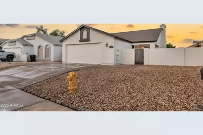 8830 W Saint John Road, Peoria, AZ 85382 - Photo 2