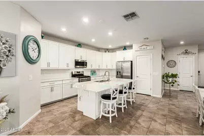 9341 W Willow Bend Lane, Phoenix, AZ 85037 - Photo 12