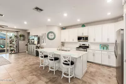 9341 W Willow Bend Lane, Phoenix, AZ 85037 - Photo 4
