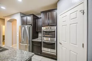 6815 S 19th Ln, Phoenix, AZ 85041 - Photo 6