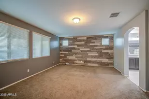 6815 S 19th Ln, Phoenix, AZ 85041 - Photo 14