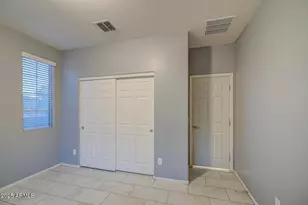 6815 S 19th Ln, Phoenix, AZ 85041 - Photo 18