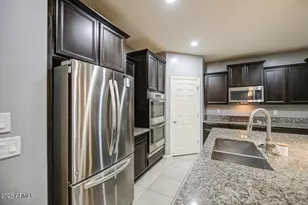 6815 S 19th Ln, Phoenix, AZ 85041 - Photo 4