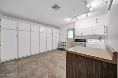 9718 W Terrace Lane, Sun City, AZ 85373 - Photo 14