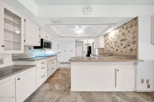 9718 W Terrace Ln, Sun City, AZ 85373 - Photo 10