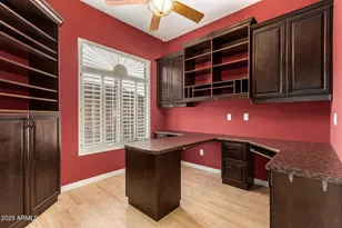 2031 E Valencia Dr, Phoenix, AZ 85042 - Photo 30