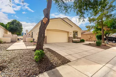 2031 E Valencia Drive, Phoenix, AZ 85042 - Photo 4