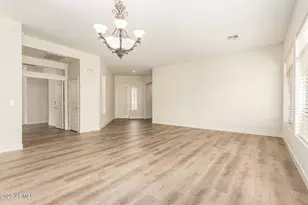 2031 E Valencia Dr, Phoenix, AZ 85042 - Photo 8