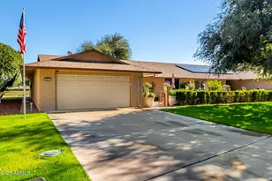 18221 N 103rd Ave, Sun City, AZ 85373 - Photo 2