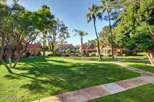 1633 E Lakeside Dr, Gilbert, AZ 85234 - Photo 36