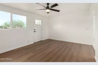 5036 S 36th Avenue, Phoenix, AZ 85041 - Photo 8