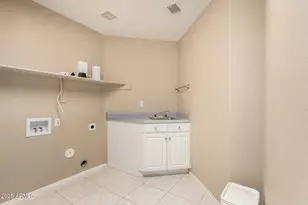 908 E Mountain Sage Dr, Phoenix, AZ 85048 - Photo 42