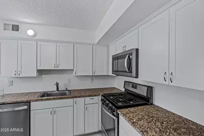 7141 N 16th Street #35, Phoenix, AZ 85020 - Photo 32