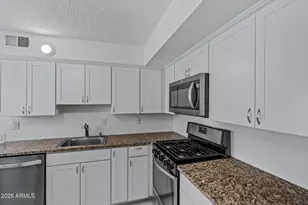 7141 N 16th St, Phoenix, AZ 85020 - Photo 32