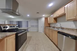 13129 N 21st Dr, Phoenix, AZ 85029 - Photo 6