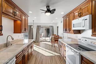 13685 N 108th Dr, Sun City, AZ 85351 - Photo 6