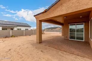 10198 W Mission Dr, Arizona City, AZ 85123 - Photo 32
