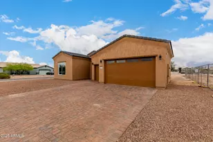 10198 W Mission Dr, Arizona City, AZ 85123 - Photo 6